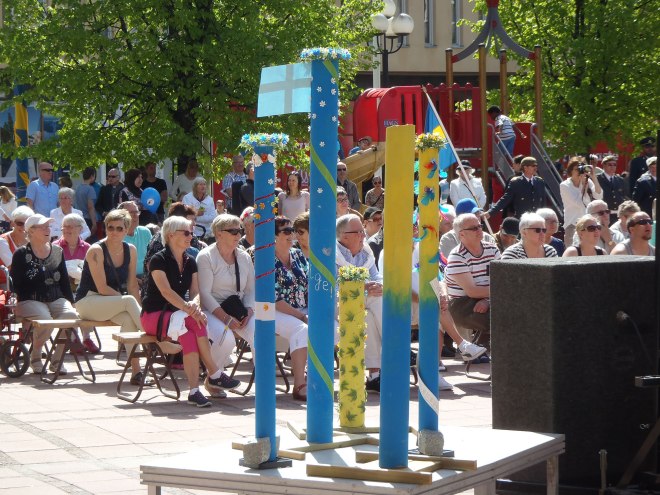 En skön dag på torget./A nice day at the town square.