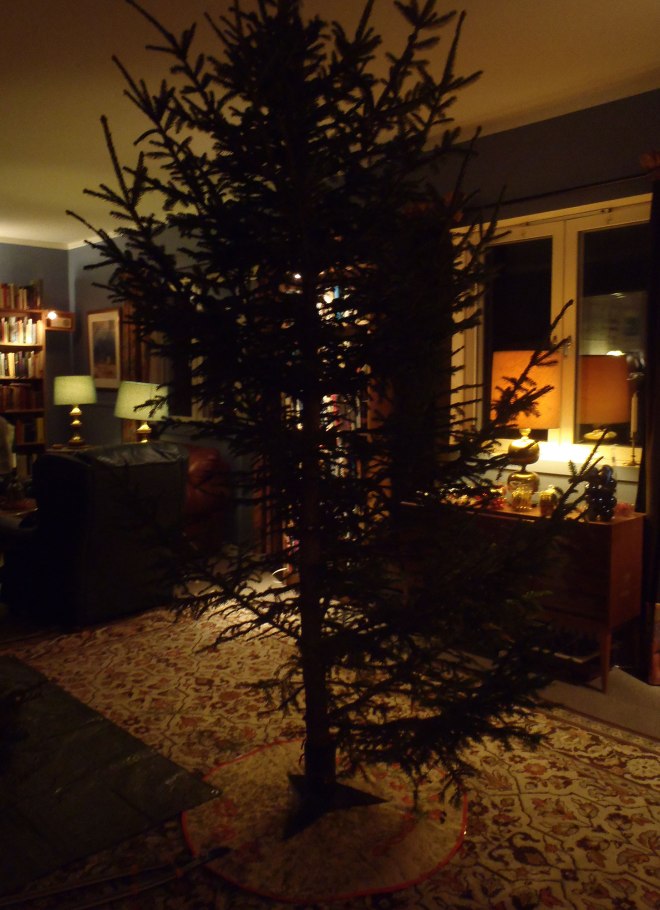 Strippandet har börjat./The stripping has begun.