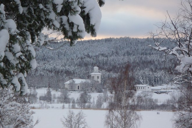 Gudmundrå kyrka/church.