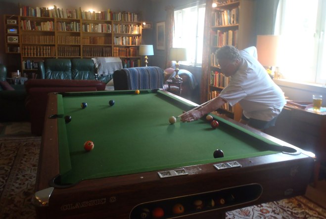 Premiärspel. Opening game.