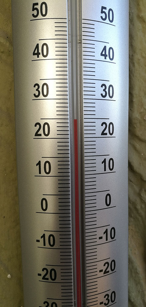 Mitten av oktober och 25 grader Middle of October and 25 centigrades.