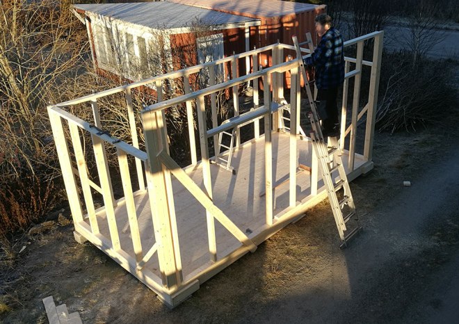 Men det går sakta men säkert framåt. Än så länge./But it is slowly but surely moving forward. So far.