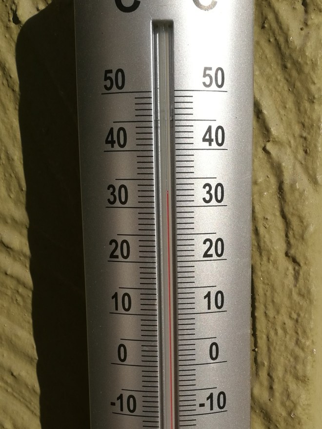Temperatur på altanen. Temperature at the balcony.