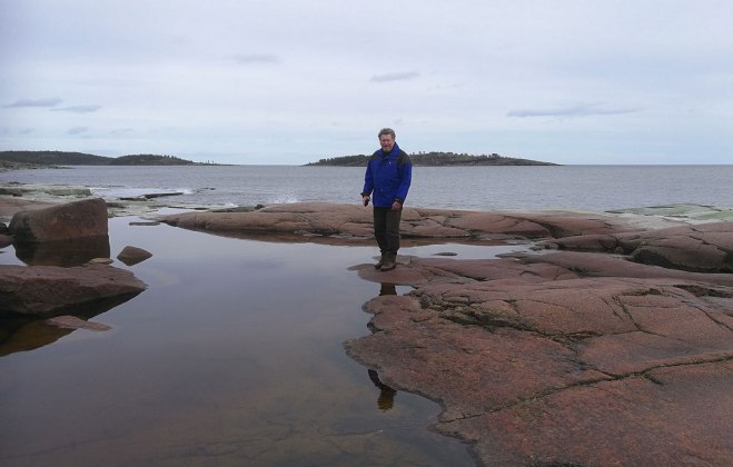 Sigge på röda klippor