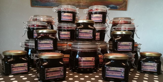 Blåbärsmarmeladburkar