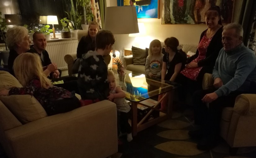 Grannar över på middag/Neighbors over for&nbsp;dinner