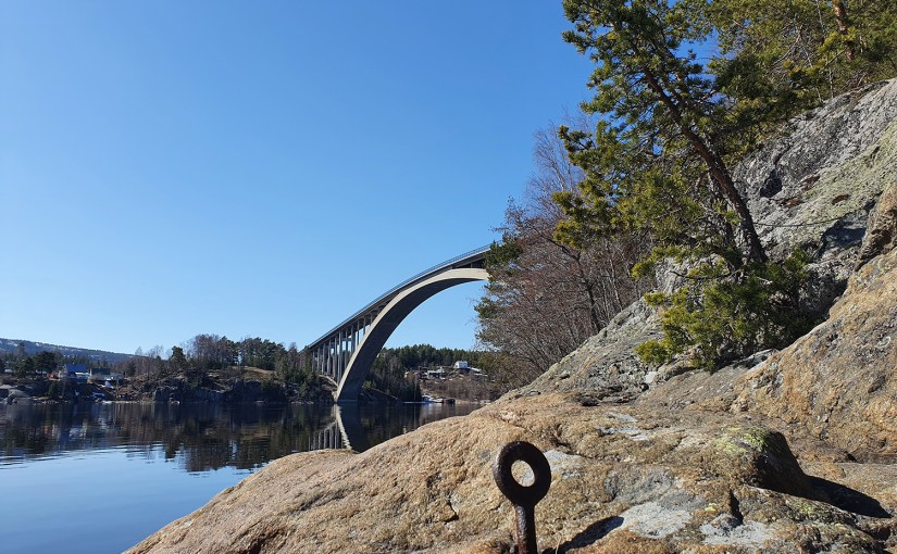 Under Sandöbron/Under the Sandö&nbsp;bridge