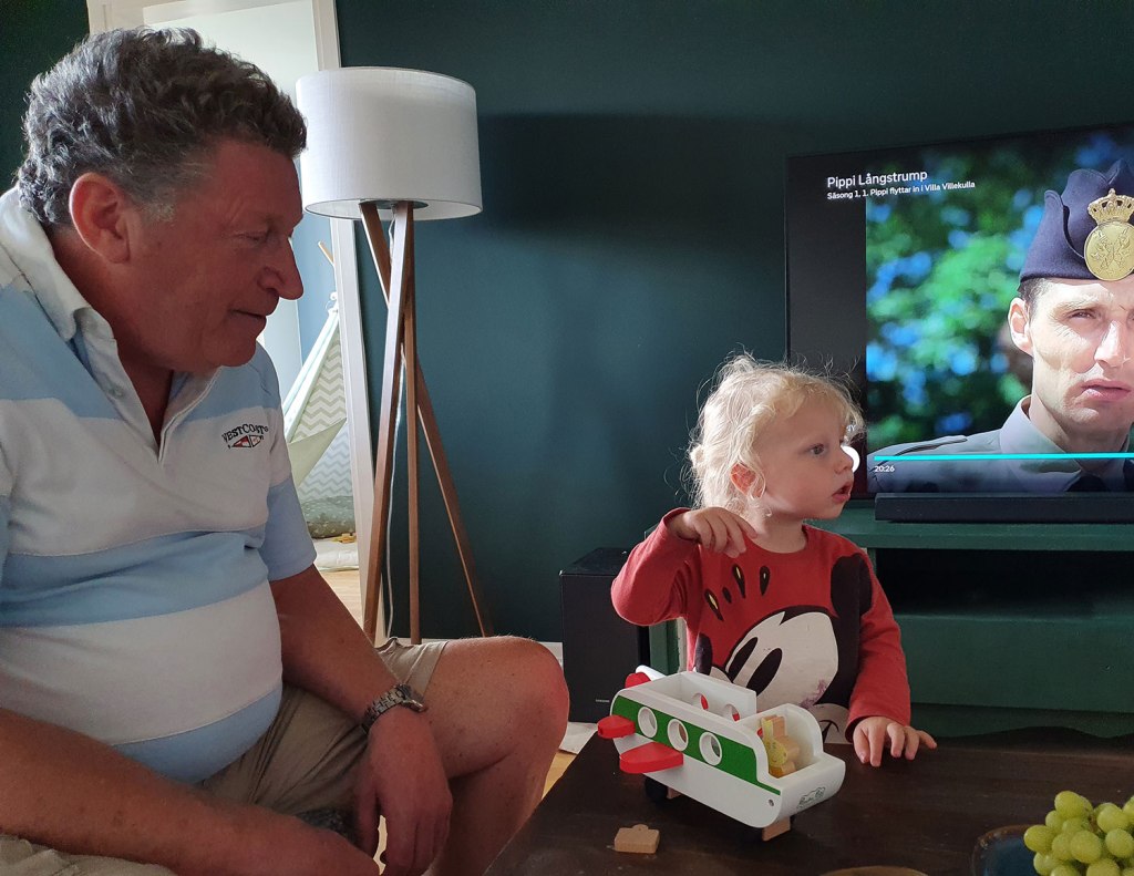 Nils, morfar och nya flygplanet.