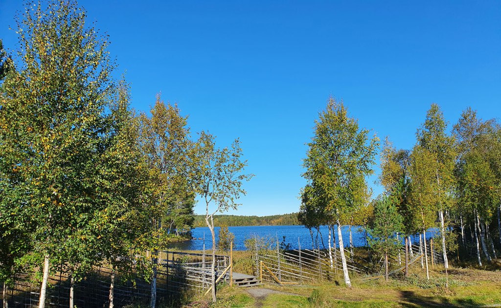 Starten på bron över till den lilla ön.