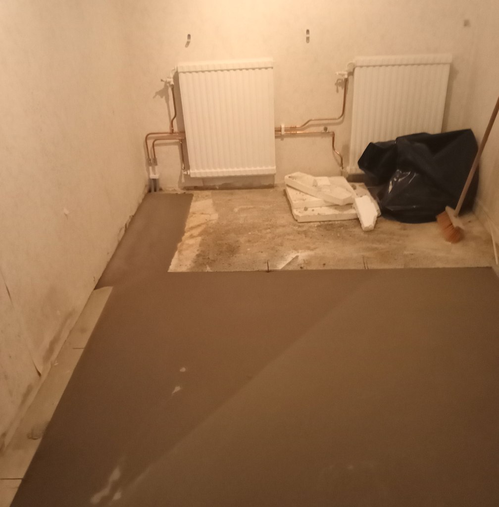 Golvet i arbetsrummet.