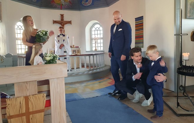 I väntan på bruden.